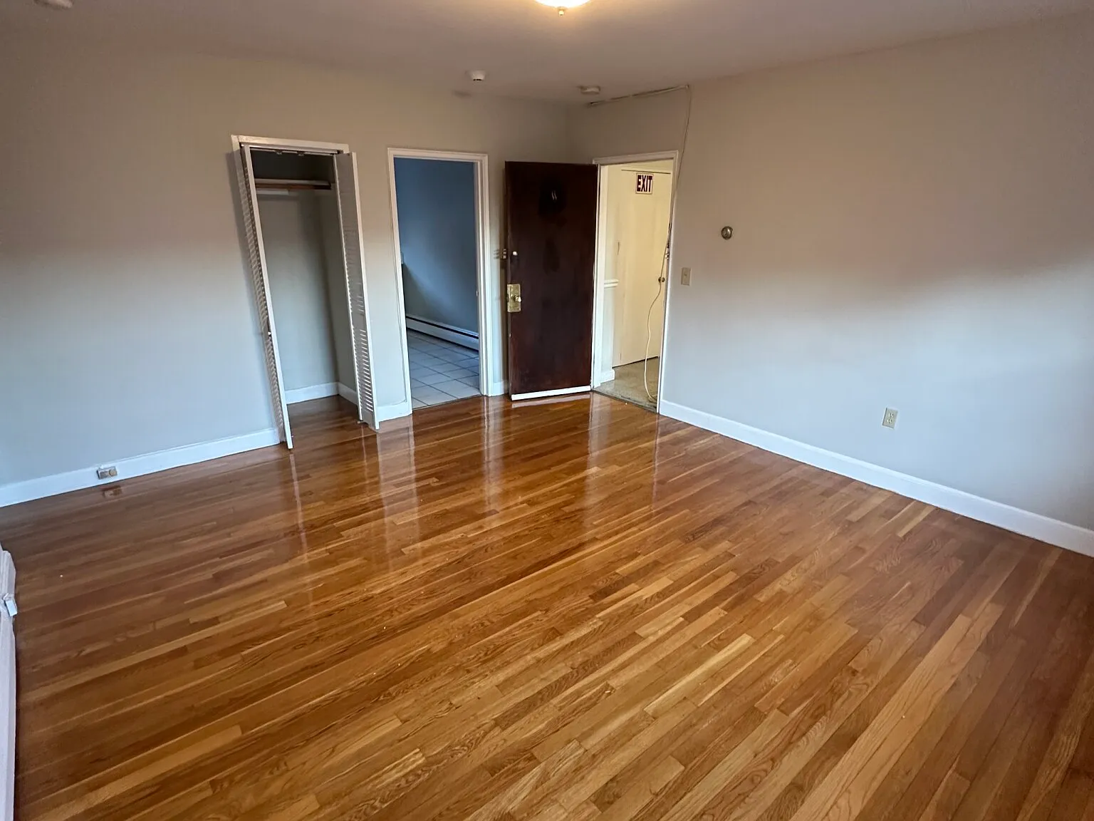 2 bed, 1.0 bath, $3,000 — Photo 4
