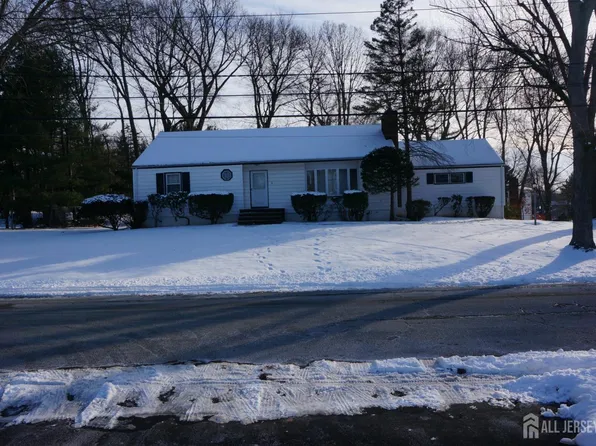 5 Madaline Dr, Edison, NJ 08820