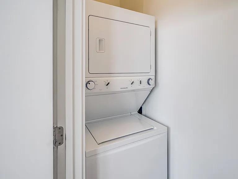 141 E Wythe St — Photo 28