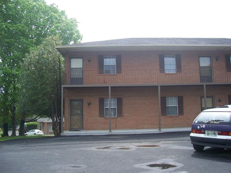 1st image of 128 Lynnwood Dr APT 14