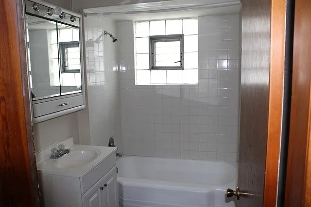 561 Gordon Ave — Photo 9