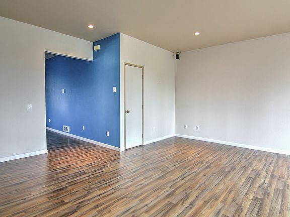 3rd image of 5912 N Park Ave