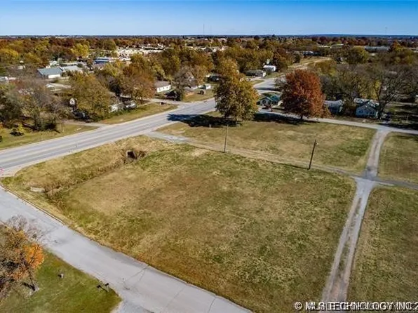 Highway 20, Pryor, OK 74361