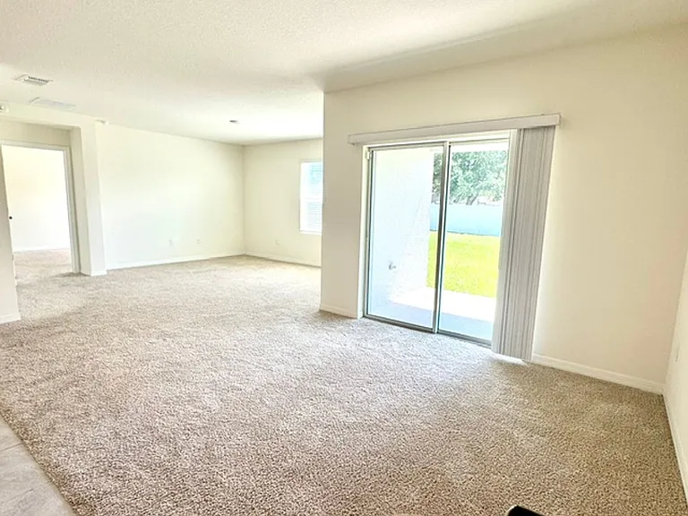 709 Versailles Ln — Photo 4