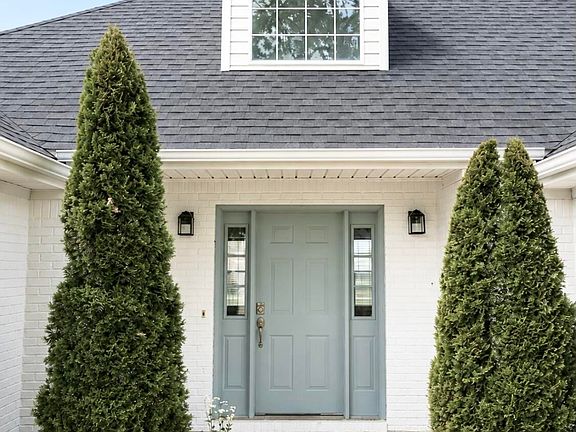 3rd image of 1002 Georgia Ln