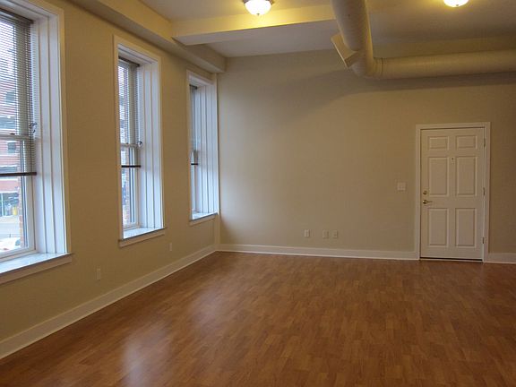 4th image of 224 E Michigan Ave #201