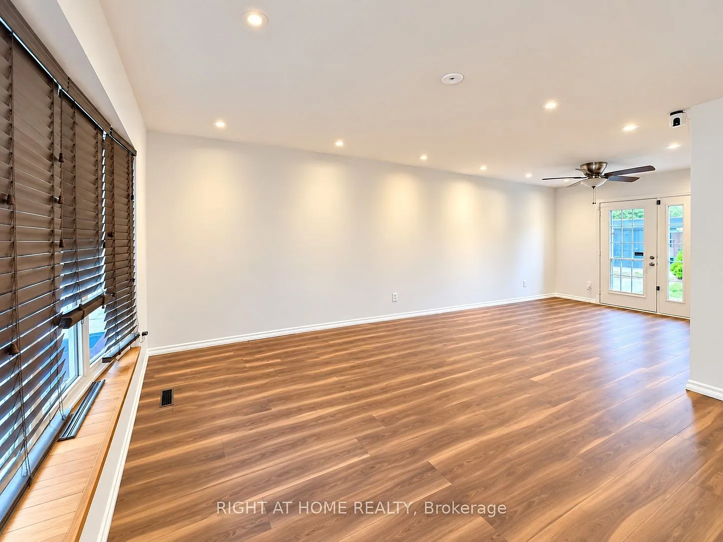 3 bed, $3,000 — Photo 2