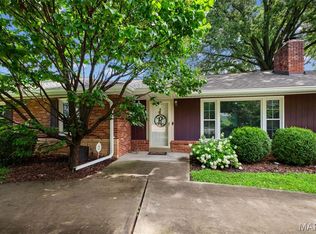 1408 Bopp Rd, Saint Louis, MO 63131