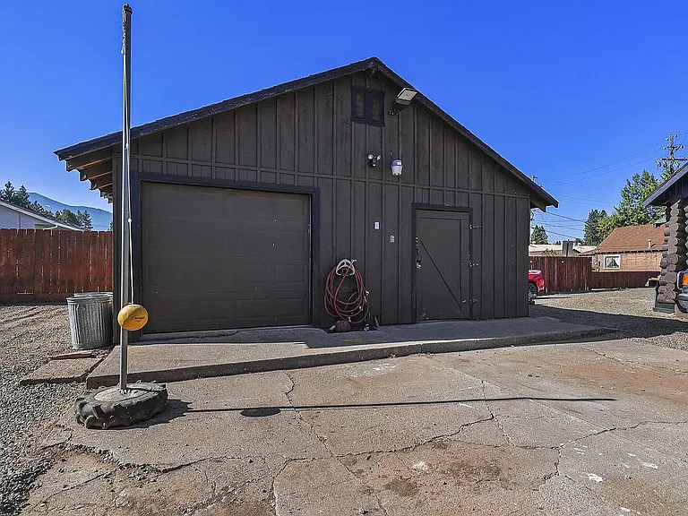 20443 Plumas St — Photo 23