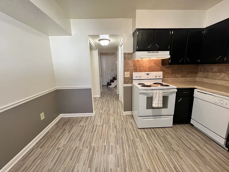 Mayfair Apartments — Photo 55