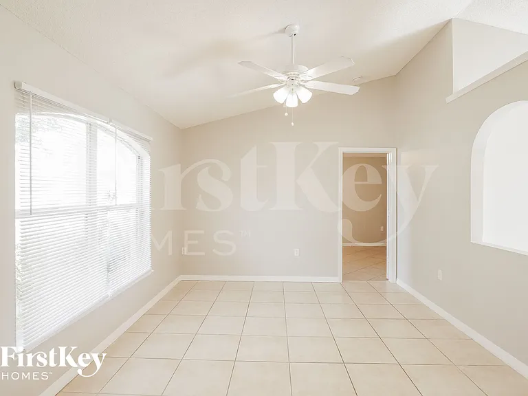 729 Pincon Ln — Photo 6