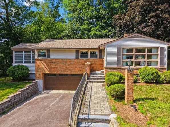 19 Daley Ave, Methuen, MA 01844