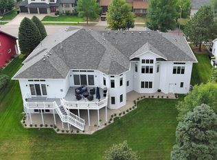 700 Aspen Ave, Bismarck, ND 58503