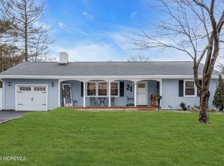 21 Wayside Dr, Brick, NJ 08724