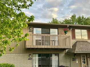 1154 Hillcrest Dr, Oxford, MI 48371