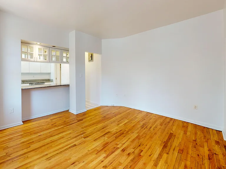 78 W 11th St #4 — Photo 5