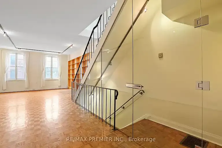 Building Photo - 394A King St E #1A