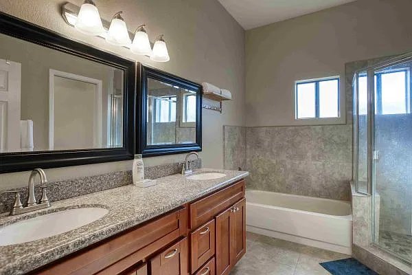 4016 E Hiddenview Dr — Photo 3