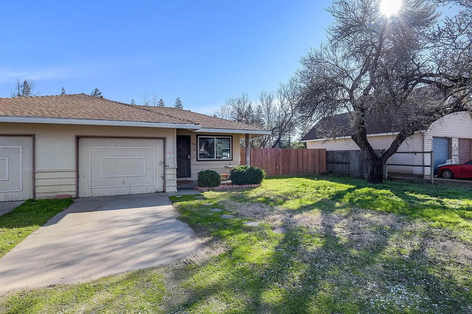 2861 Maple St photo 1