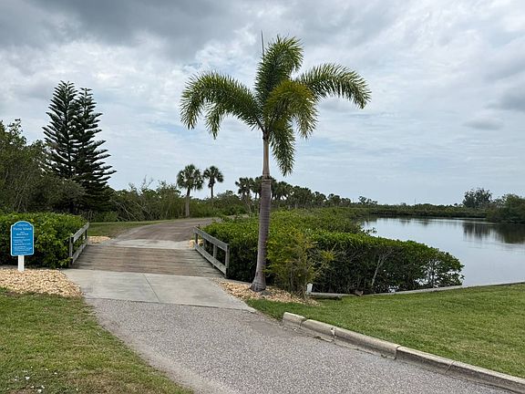 2nd image of 452 Coco Plum Way
