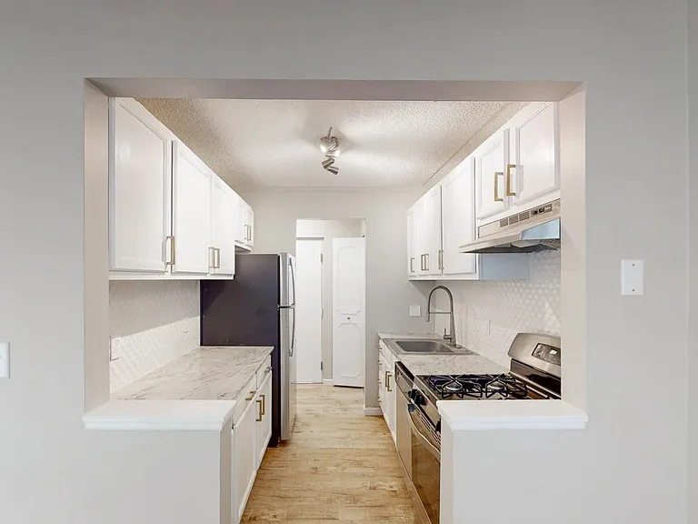 The Evalee Apartments — Photo 79
