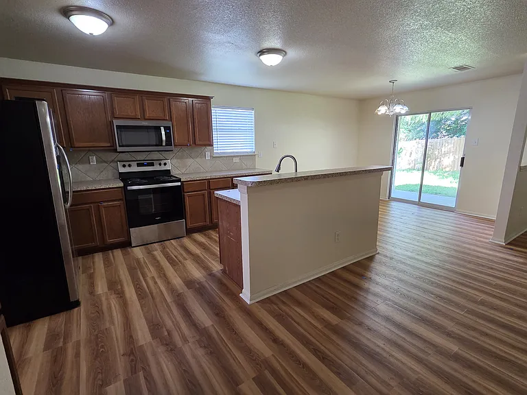 5109 Coach Stop Dr — Photo 5