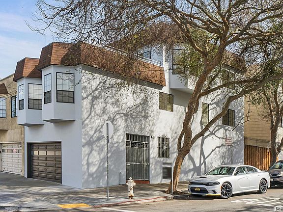 2nd image of 105 Persia Ave
