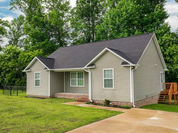 47 Wells St, Rainsville, AL 35986