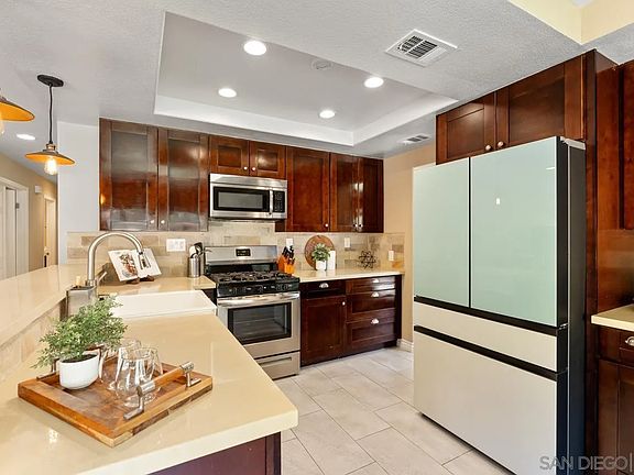 3rd image of 9454 Oviedo St