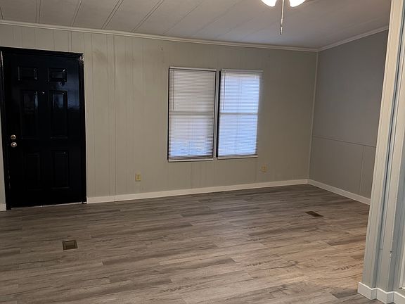 3rd image of 325 Beverly Loop