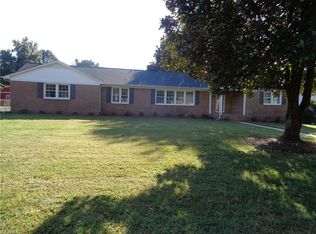 221 Beaucrest Rd, Kernersville, NC 27284