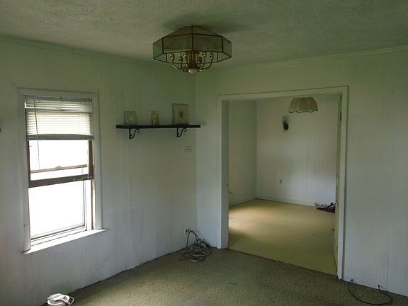 Living room-facing back bedroom