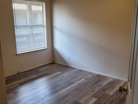 5th image of 808 N Lincoln St #810-3