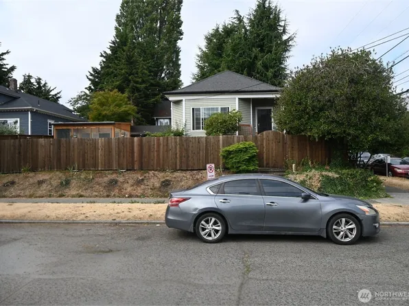 1535 24th Avenue, Seattle, WA 98122