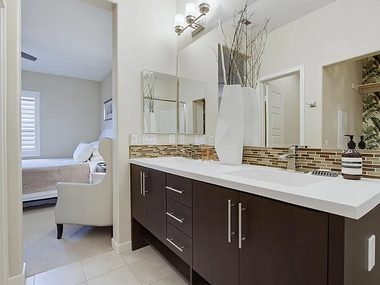 2115 Cosmo Way — Photo 23