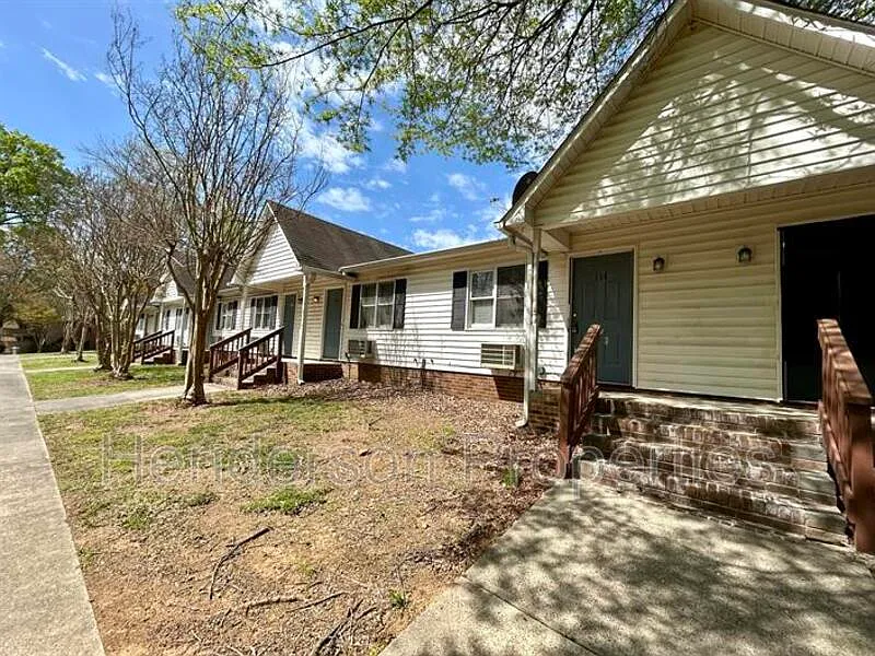 Studio, 1.0 bath, 650 sqft, $850 — Photo 2