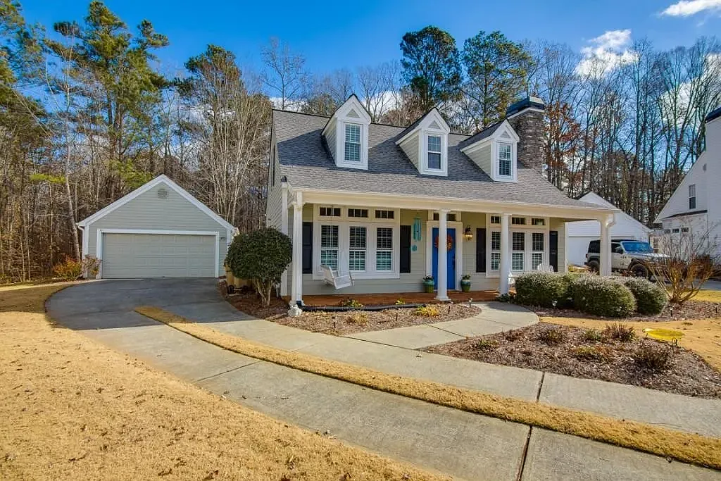 Building Photo - 358 Pinehurst Way