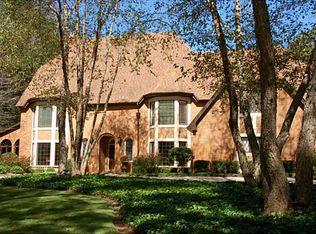 1075 Crest Valley Dr NW, Sandy Springs, GA 30327
