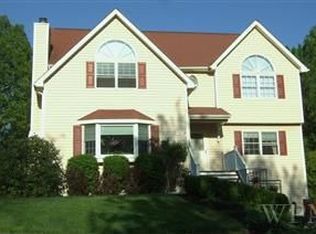 10 Albion Oval, Mahopac, NY