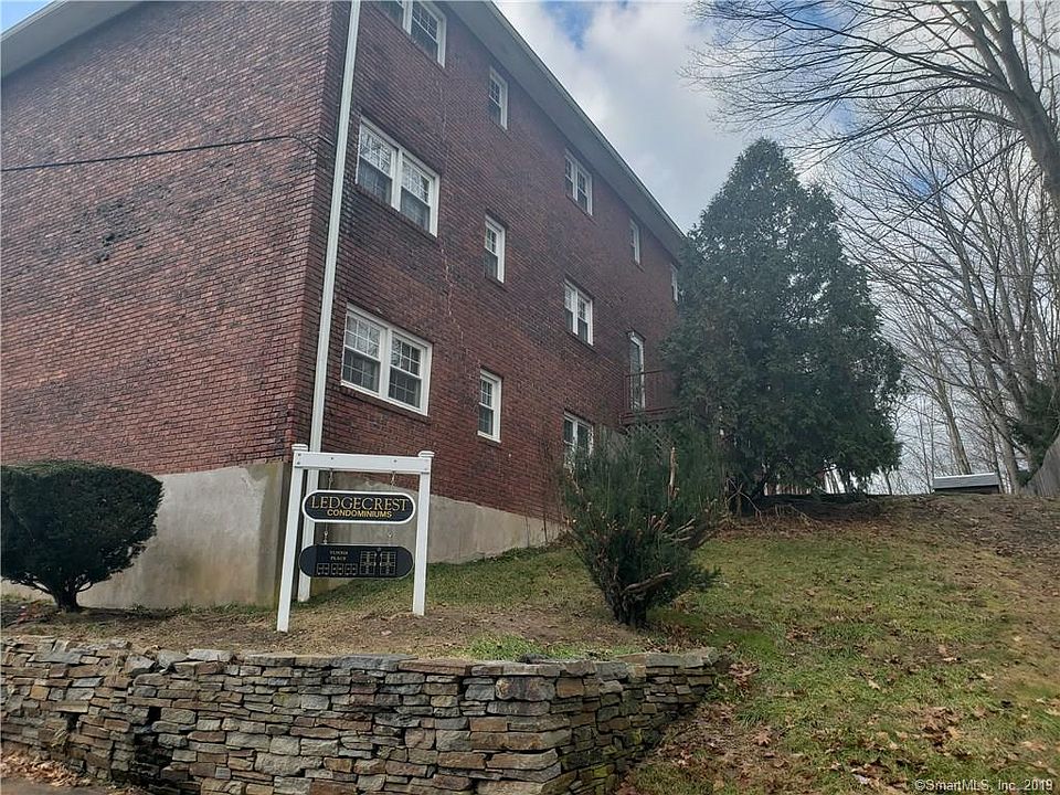 1st image of 5 Tunxis Pl #A