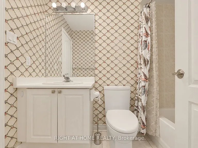 2233 Rockingham Dr — Photo 23
