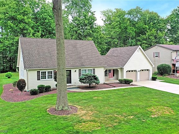 5th image of 224 Old Oak Dr