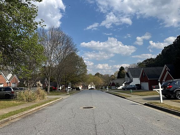 5th image of 1865 Heatherton Rd