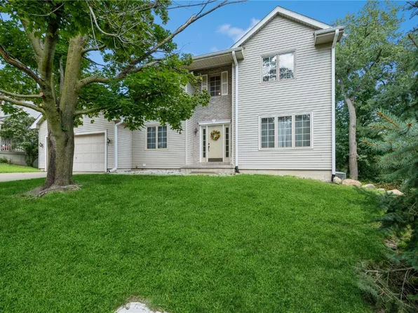 3226 Riverside Dr NE, Cedar Rapids, IA 52411