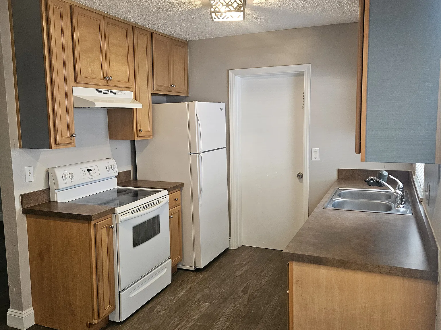 2 bed, 900 sqft, $1,650 — Photo 3