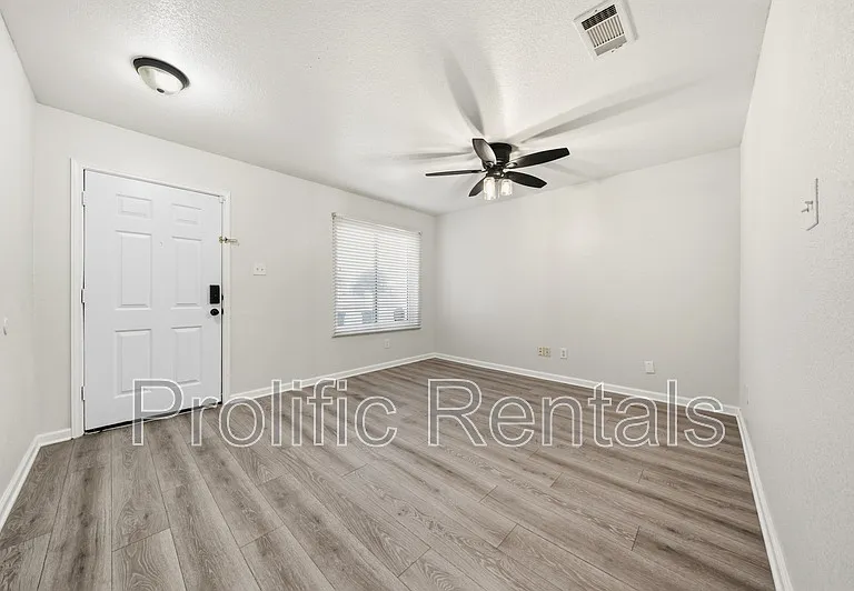 5304 Oster Dr — Photo 6