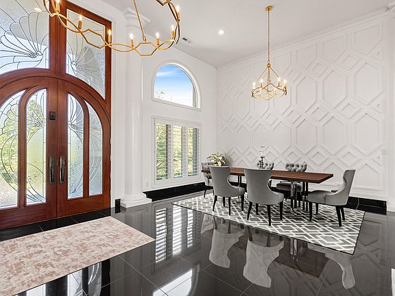 4th image of 720 Valhalla Ln