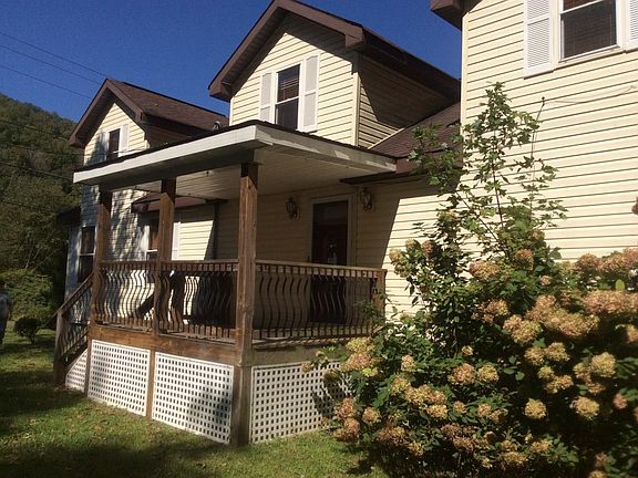 side view porch off master bed