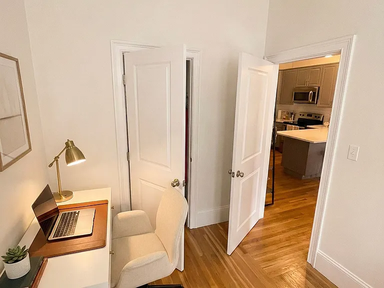 922 Beacon St #24 — Photo 4