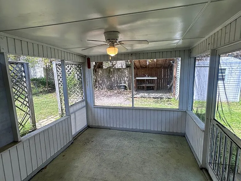 307 Stratford Pl — Photo 36